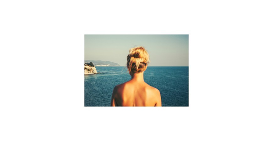 Guía Definitiva para Proteger y Cuidar Tu Cabello en la Playa